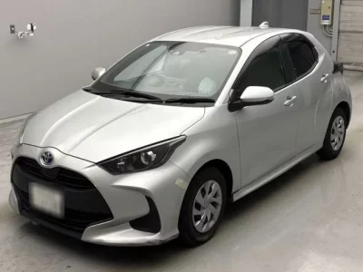 Toyota YARIS  с аукциона в Японии
