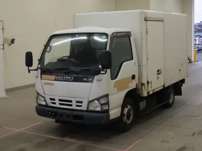 Isuzu ELF  с аукциона в Японии