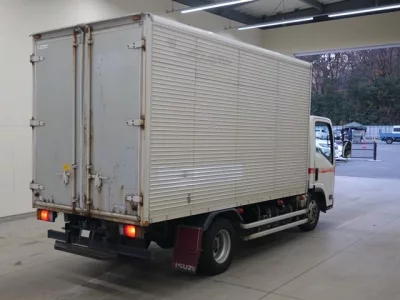 Isuzu ELF  с аукциона в Японии