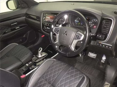 Mitsubishi OUTLANDER PHEV
