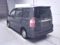 Toyota NOAH лот № 70406 оценка 3.5  с аукциона в Японии 1