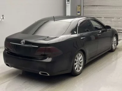 Toyota CROWN  с аукциона в Японии