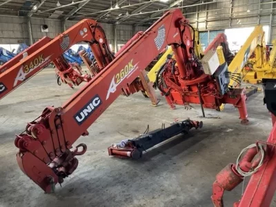 OTHERS UNIC CRANE