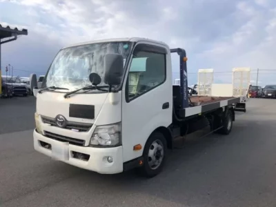 Toyota DYNA  с аукциона в Японии