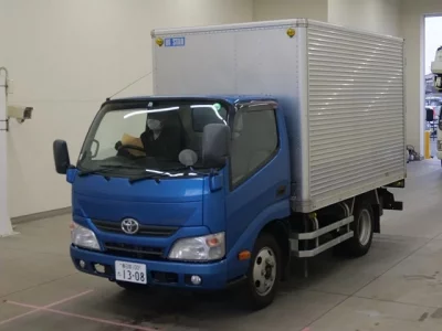 Toyota DYNA  с аукциона в Японии