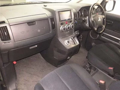 Mitsubishi DELICA D5