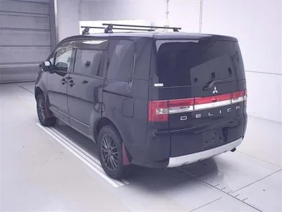 Mitsubishi DELICA D5