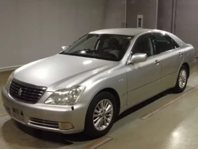 Toyota CROWN  с аукциона в Японии