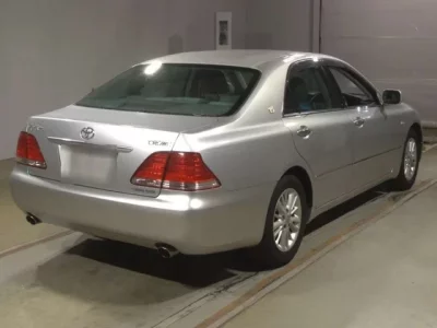 Toyota CROWN  с аукциона в Японии