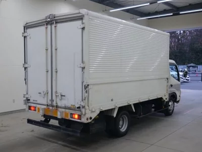 Toyota DYNA  с аукциона в Японии
