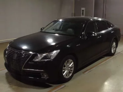 Toyota CROWN  с аукциона в Японии