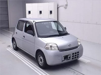 Daihatsu Esse