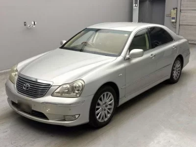 Toyota CROWN  с аукциона в Японии