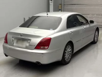 Toyota CROWN  с аукциона в Японии