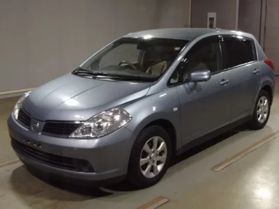 Nissan TIIDA  с аукциона в Японии