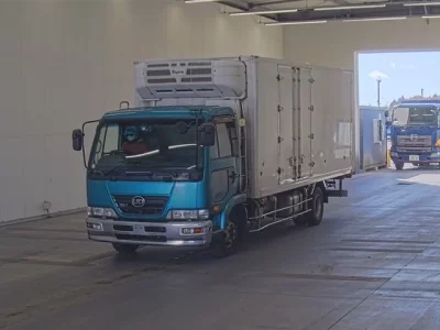 Nissan TRUCK  с аукциона в Японии