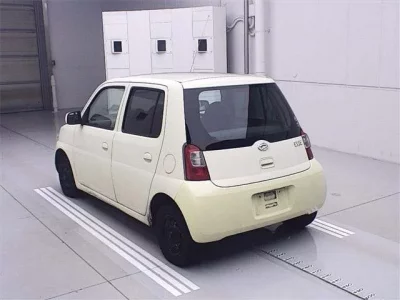 Daihatsu Esse