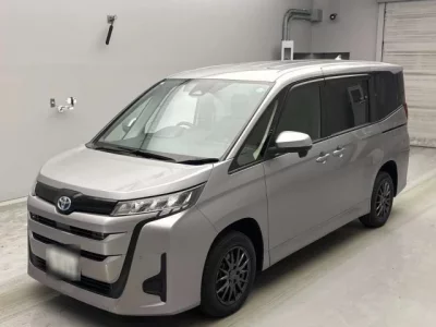 Toyota NOAH  с аукциона в Японии