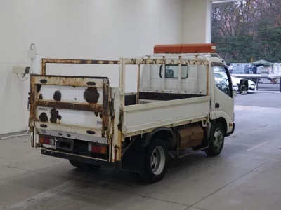 Toyota DYNA  с аукциона в Японии