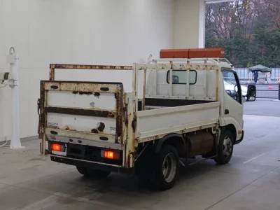 Toyota DYNA  с аукциона в Японии