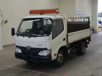 Toyota DYNA  с аукциона в Японии