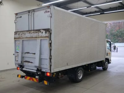 Isuzu ELF  с аукциона в Японии