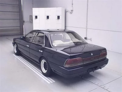 Nissan LAUREL
