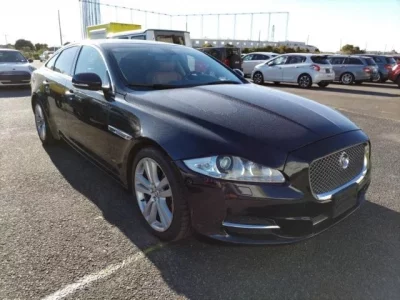 Jaguar XJ SERIES