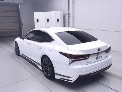 Lexus LS