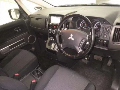 Mitsubishi DELICA D5