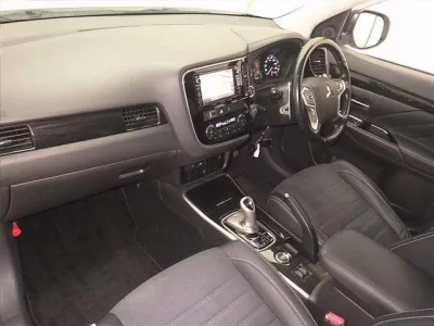 Mitsubishi OUTLANDER PHEV