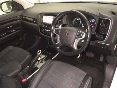 Mitsubishi OUTLANDER PHEV
