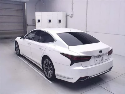 Lexus LS