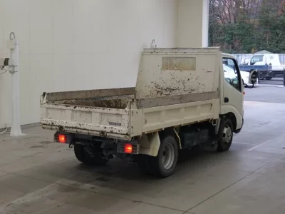 Toyota DYNA  с аукциона в Японии