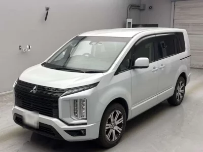 Mitsubishi DELICA D5