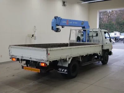 Toyota DYNA  с аукциона в Японии