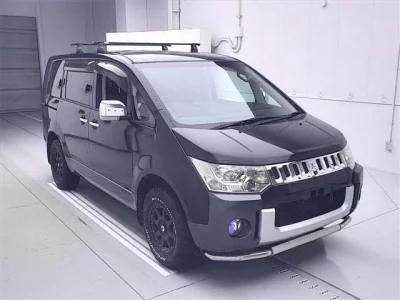 Mitsubishi DELICA D5
