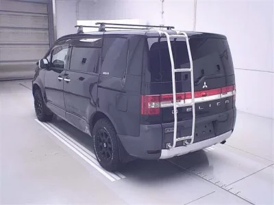 Mitsubishi DELICA D5
