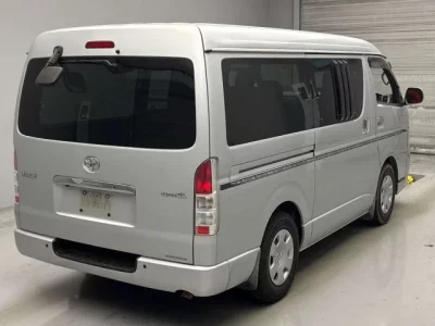 Toyota HIACE VAN  с аукциона в Японии