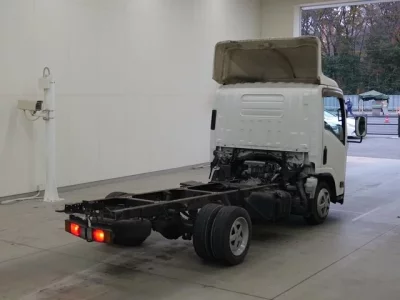 Isuzu ELF  с аукциона в Японии