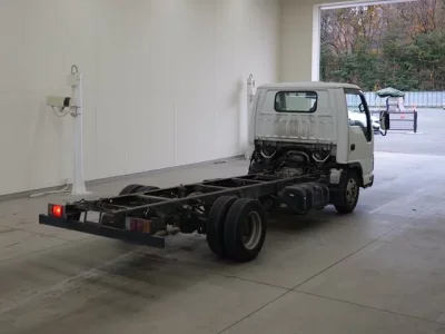 Isuzu ELF  с аукциона в Японии