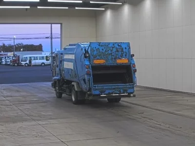 Isuzu FORWARD  с аукциона в Японии