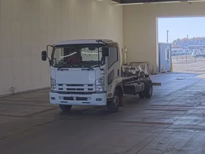 Isuzu FORWARD  с аукциона в Японии