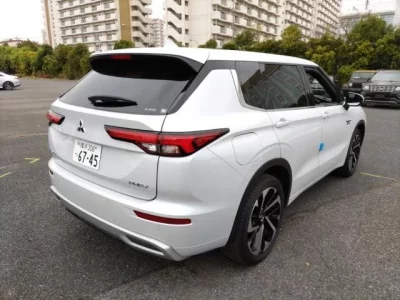 Mitsubishi OUTLANDER PHEV