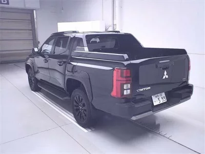 Mitsubishi TRITON