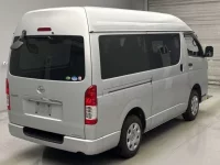 Toyota HIACE VAN лот № 62108 оценка R  с аукциона в Японии 1
