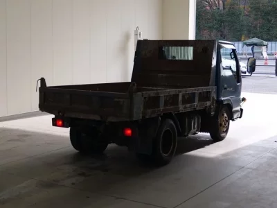 Nissan TRUCK