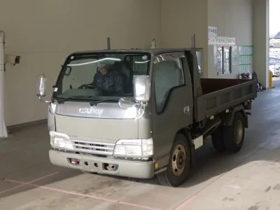 Nissan TRUCK