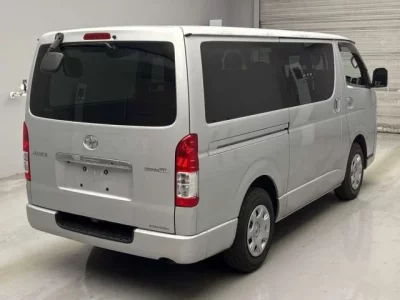 Toyota HIACE VAN  с аукциона в Японии