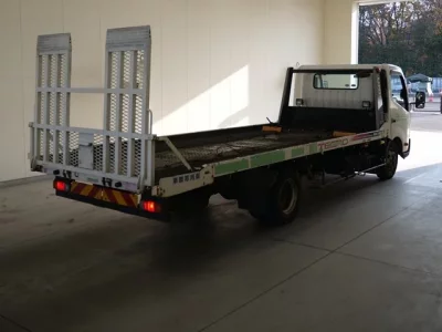 Toyota DYNA  с аукциона в Японии